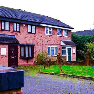 Guest house 4 Bedroom House Near Birmingham Airport And Nec, Sheldon (West Midlands)