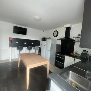 https://edinburgh-west-side-hostel.edinburghhotelsuk.org