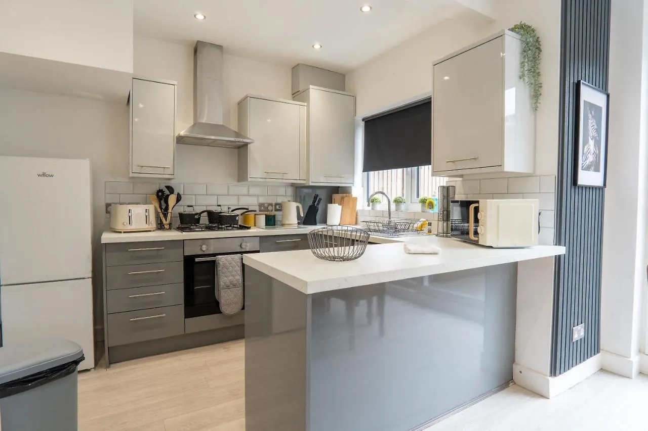 Sheldon House 3 Bed Cosy Home Nr Jlr & Nec